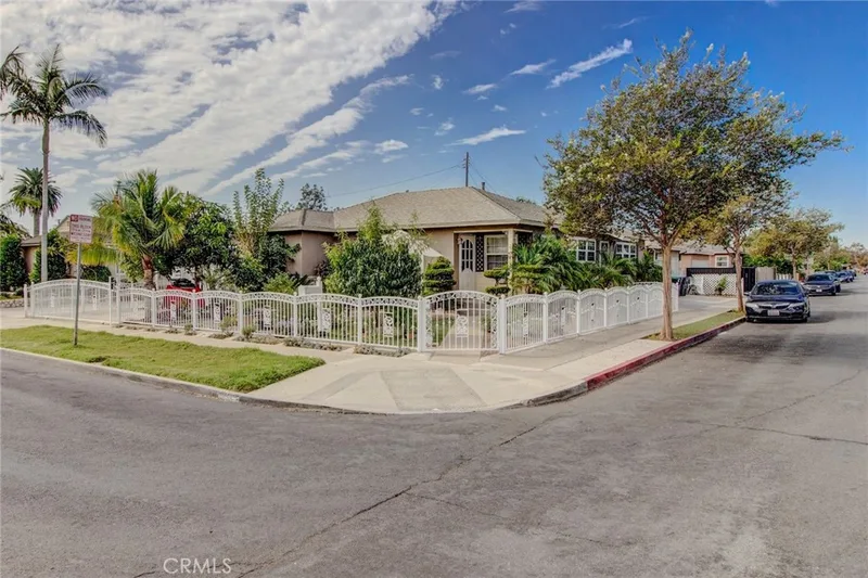 1402 S Poplar Street, Santa Ana