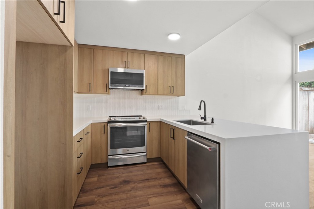 remodeled kitchen - 1404 N Tustin P-3, Santa Ana CA 92705 - photo 5