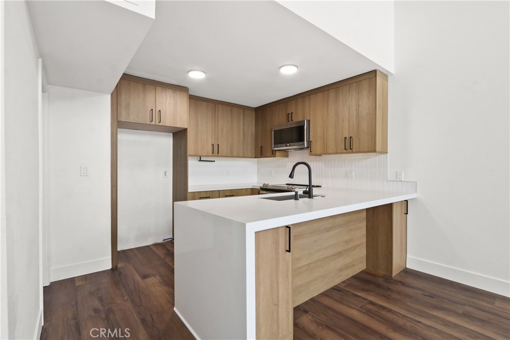 kitchen - 1404 N Tustin P-3, Santa Ana CA 92705 - photo 6
