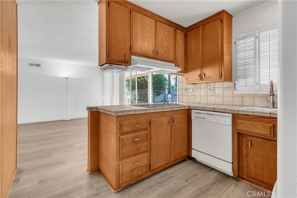 1414 E 18th, Santa Ana CA 92705 - photo 17