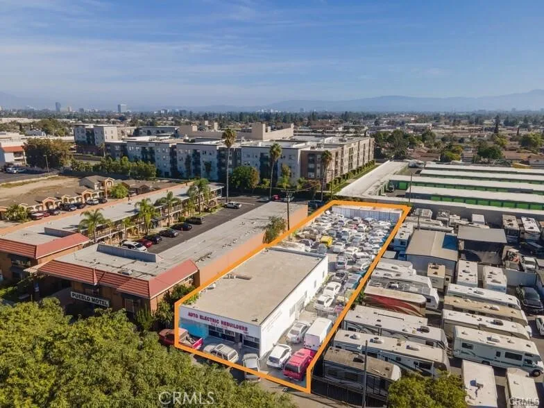 1421 N Harbor Boulevard, Santa Ana, CA 92703