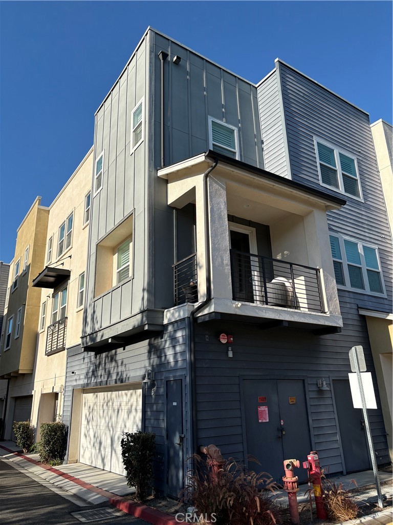 1422 N Harbor 5, Santa Ana CA 92703 - photo 2