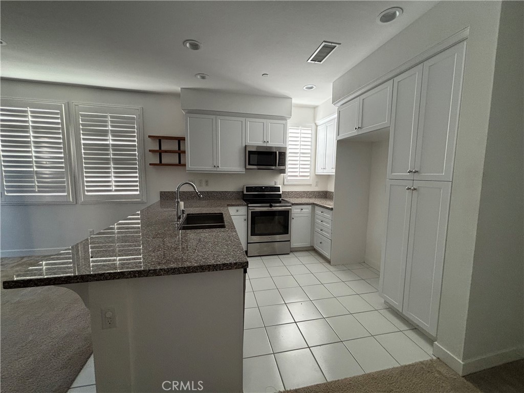 1422 N Harbor 5, Santa Ana CA 92703 - photo 4