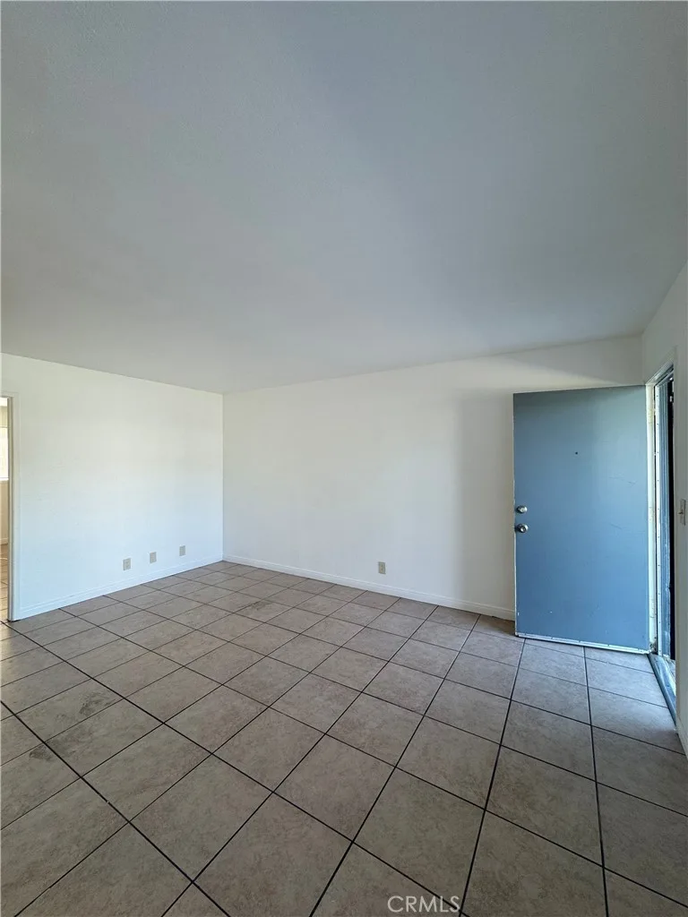 1422 S Townsend Street 3, Santa Ana, CA 92704