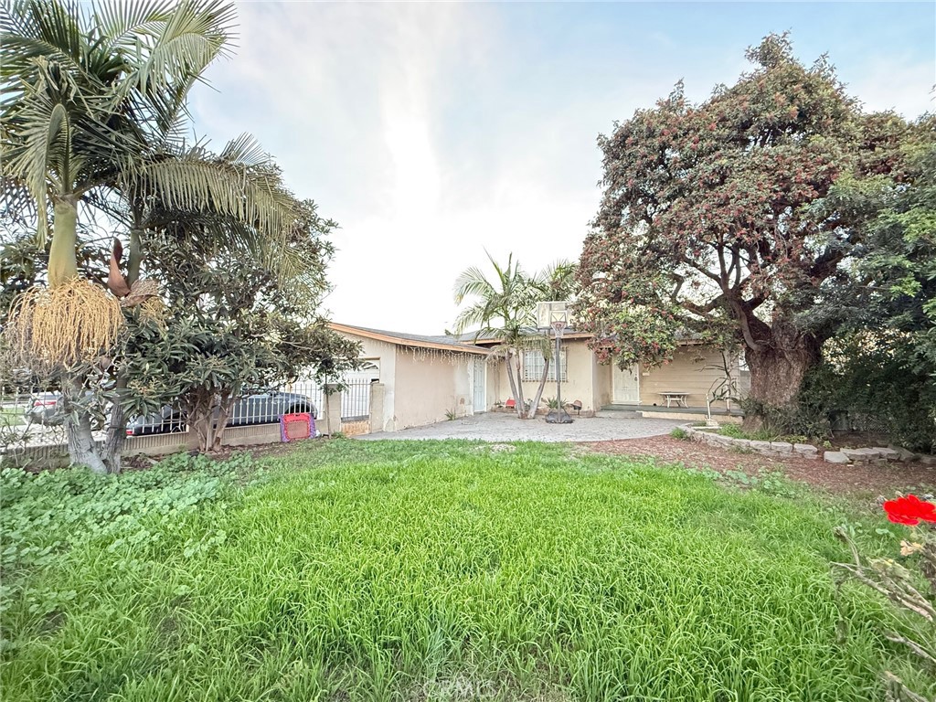 Front yard - 1427 S Rene, Santa Ana CA 92704 - photo 1