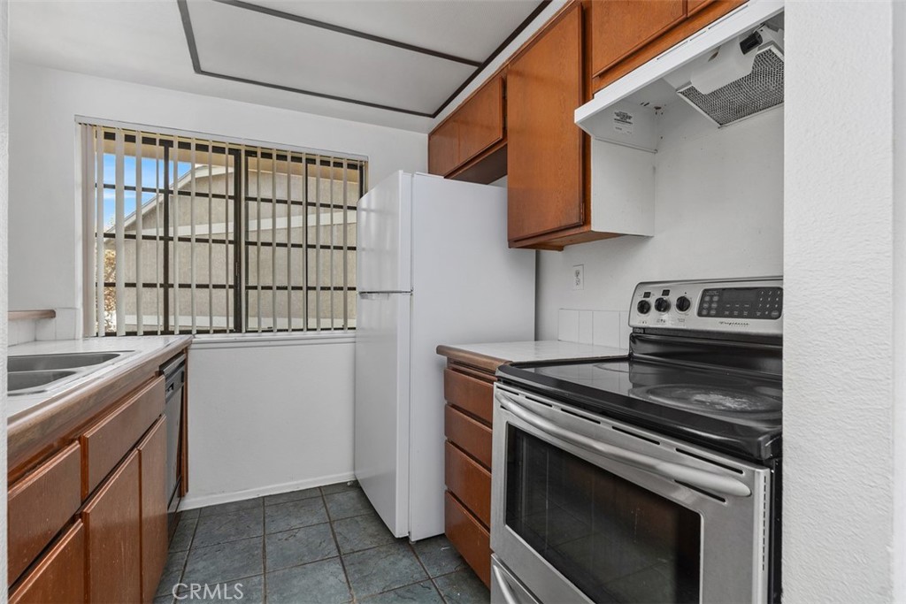 1507 S Raitt, Santa Ana CA 92704 - photo 17