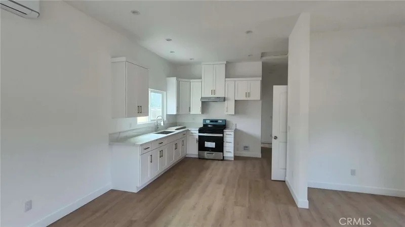1525 W Carlton Place, Santa Ana, CA 92704