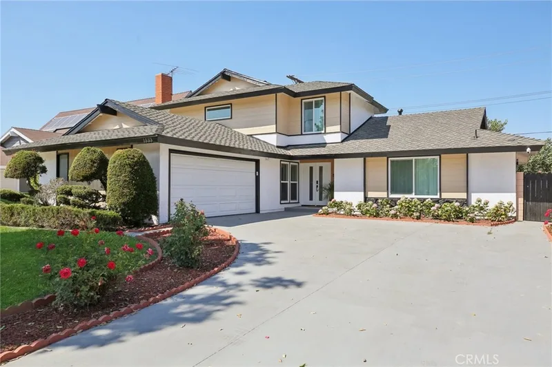 1533 W San Lorenzo Ave, Santa Ana, CA 92704