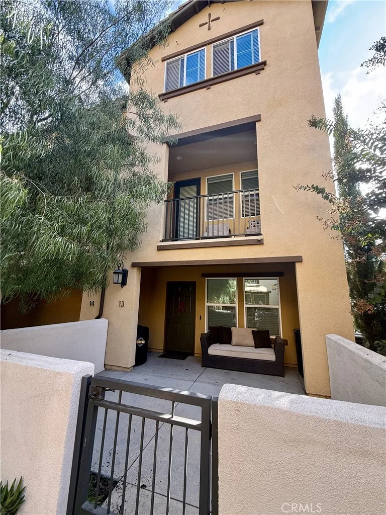 1570 W 1st Street 13, Santa Ana, CA 92703