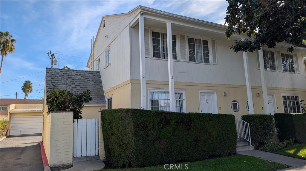 1601 N Flower Street 17, Santa Ana CA 92706 - photo 1