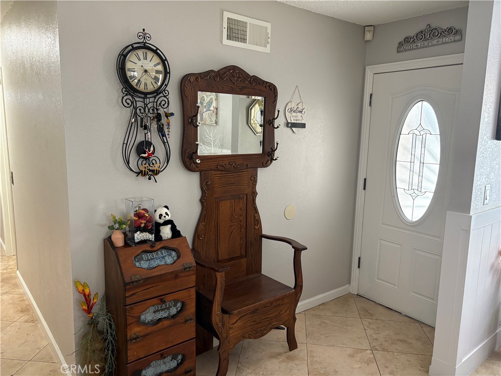 Entryway - 1622 S Pacific, Santa Ana CA 92704 - photo 3