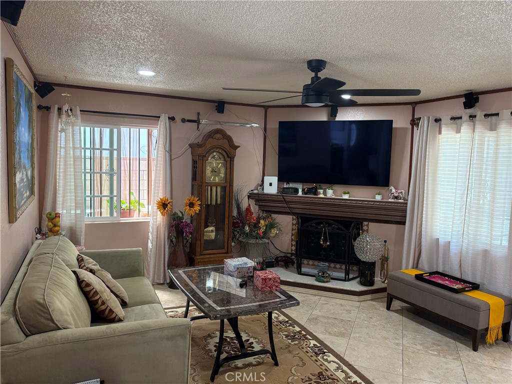 Living Room - 1622 S Pacific, Santa Ana CA 92704 - photo 8