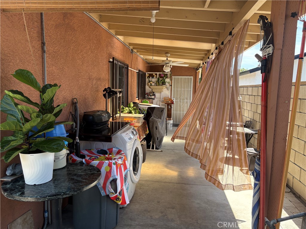 Side yard Covered Patio - 1622 S Pacific, Santa Ana CA 92704 - photo 32