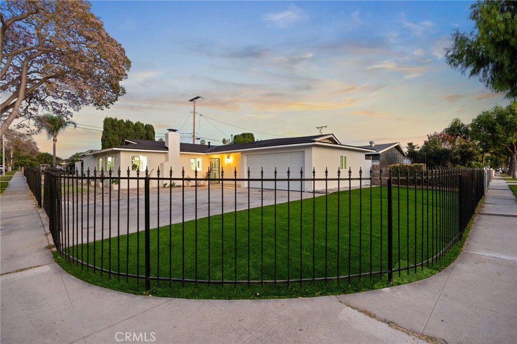 1638 W Pine street, Santa Ana CA 92703 - photo 4