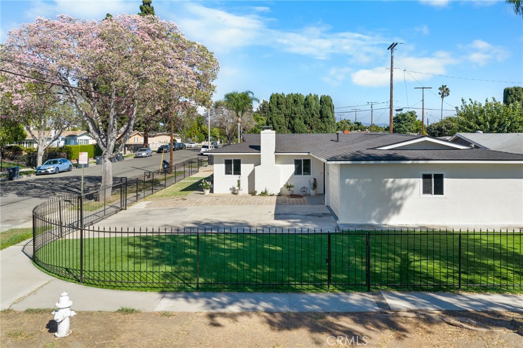 1638 W Pine street, Santa Ana CA 92703 - photo 6