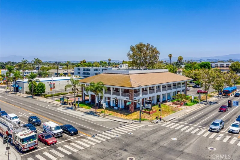 1701 N Main St, Santa Ana, CA 92706