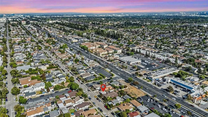 1704 W 2nd Street, Santa Ana, CA 92703
