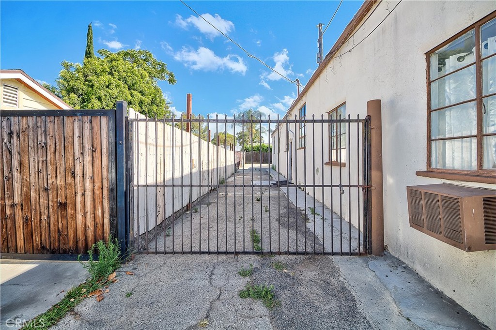 1717 W Santa Ana Blvd, Santa Ana CA 92703 - photo 3