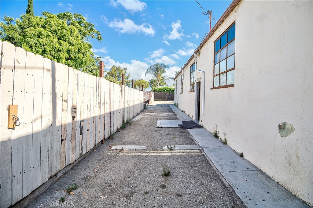 1717 W Santa Ana Blvd, Santa Ana CA 92703 - photo 4