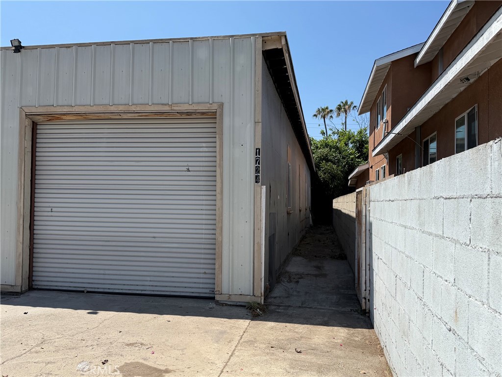 Building rigit side - 1724 W 2nd, Santa Ana CA 92703 - photo 12