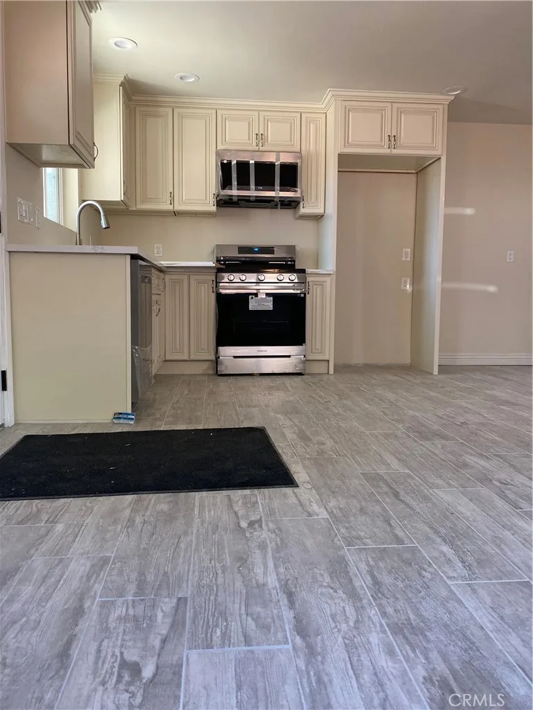 1727 W Santa Ana Boulevard, Santa Ana