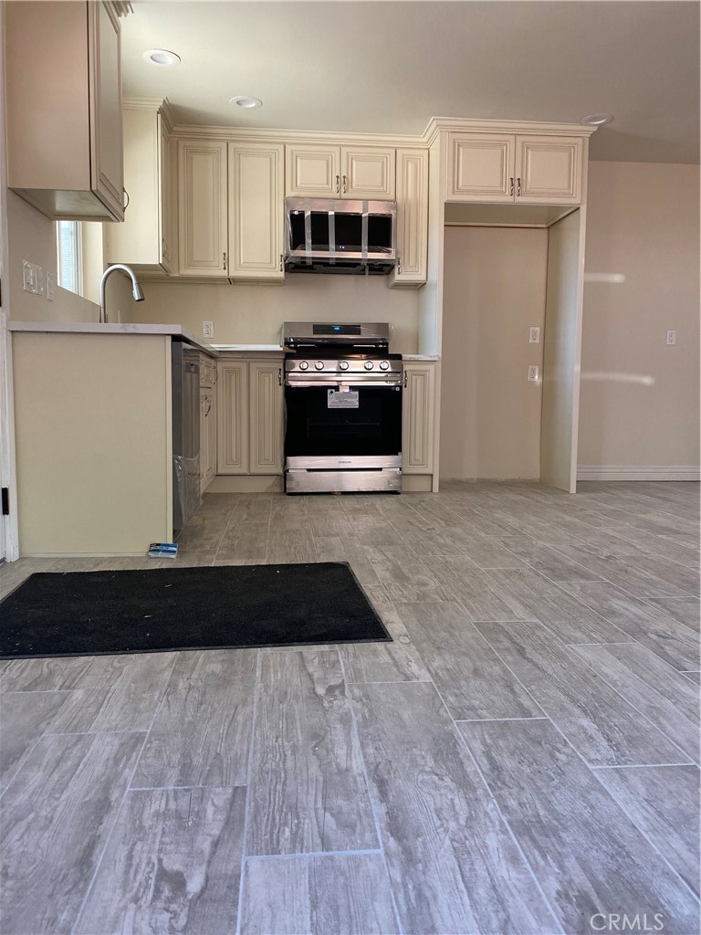 1727 W Santa Ana Boulevard, Santa Ana CA 92703 - photo 1