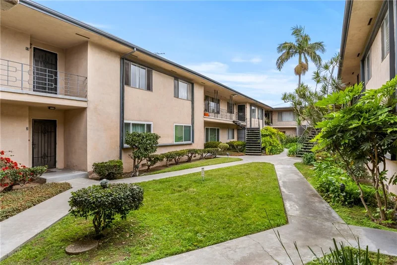 1801 Greenleaf 14, Santa Ana, CA 92706