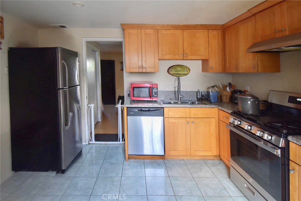 1801 PARK GLEN B, Santa Ana CA 92706 - photo 13