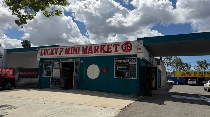 1812 W Edinger, Santa Ana, CA 92704