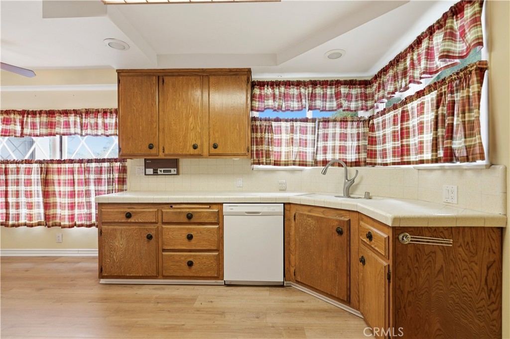 18122 Romelle, Santa Ana CA 92705 - photo 2
