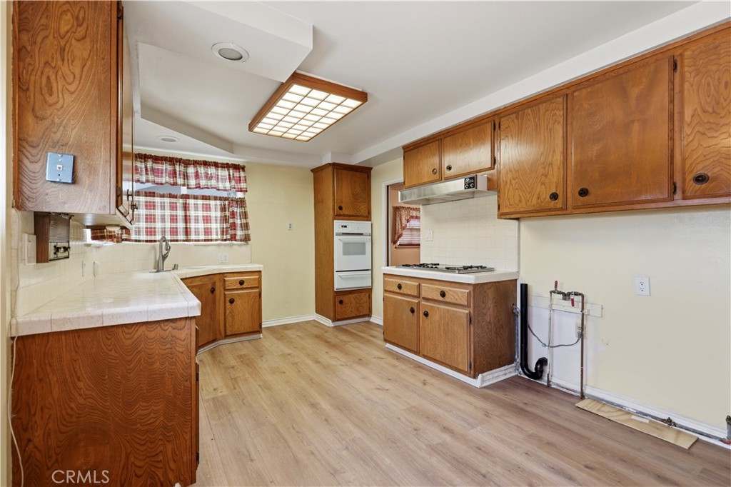 18122 Romelle, Santa Ana CA 92705 - photo 3