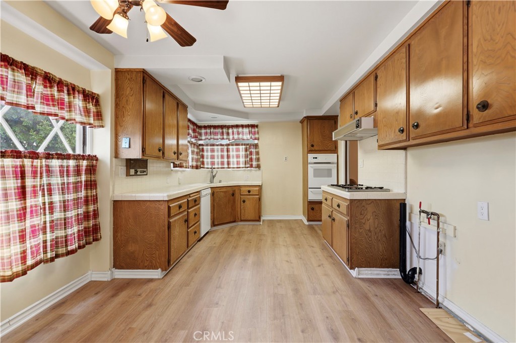 18122 Romelle, Santa Ana CA 92705 - photo 4