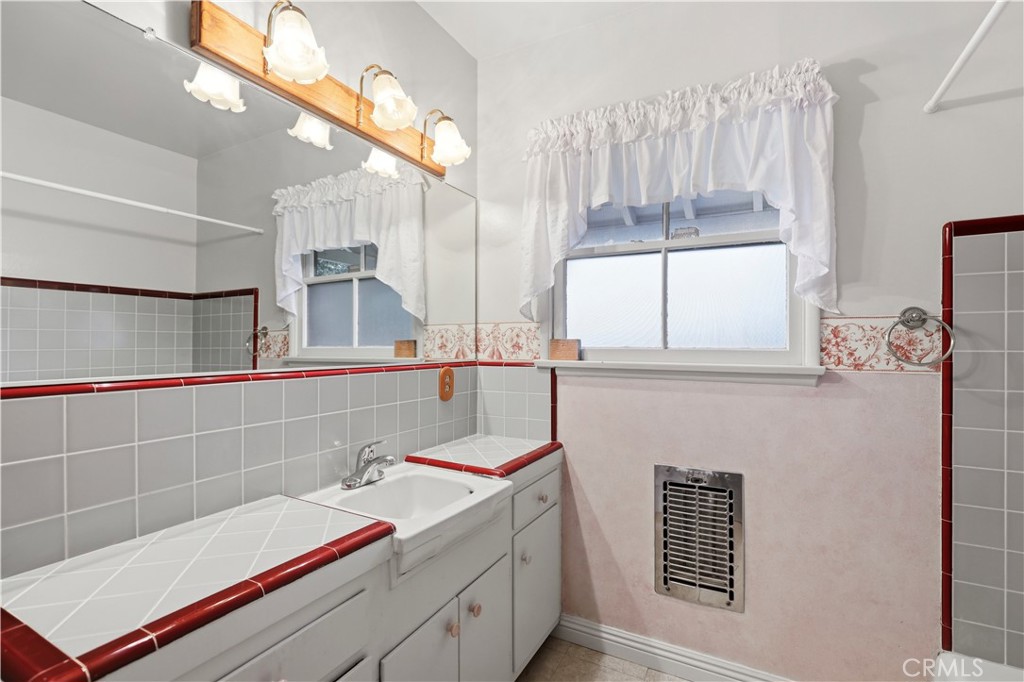 18122 Romelle, Santa Ana CA 92705 - photo 8