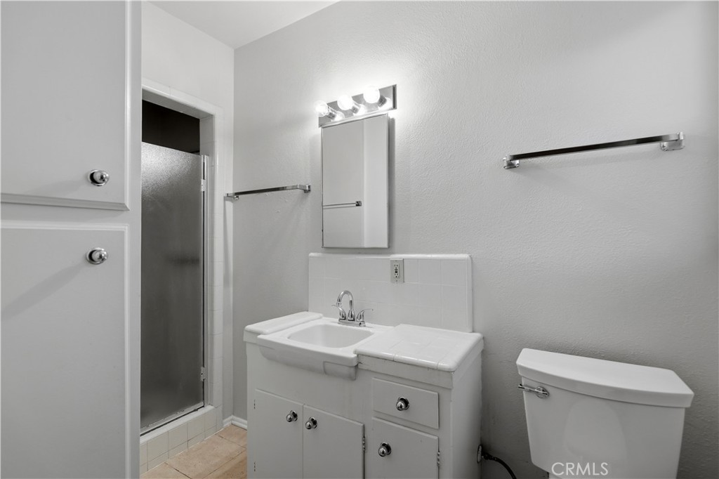 18122 Romelle, Santa Ana CA 92705 - photo 11