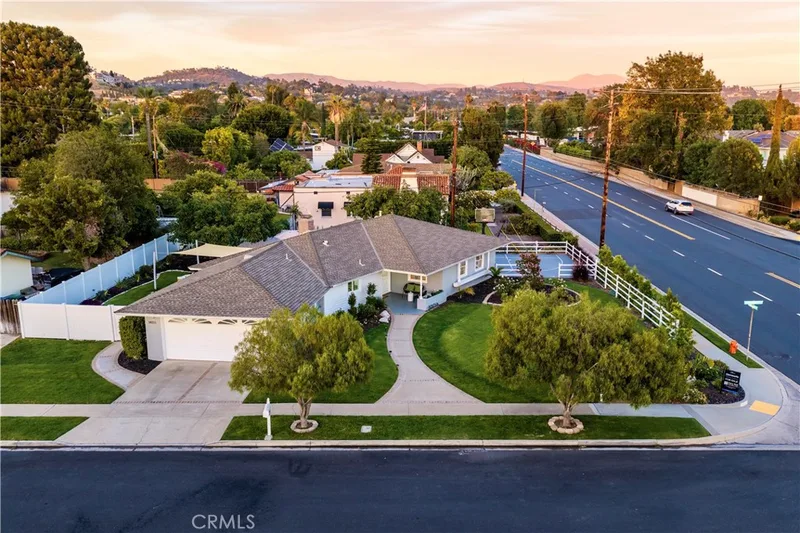 18211 Fairhaven, Santa Ana
