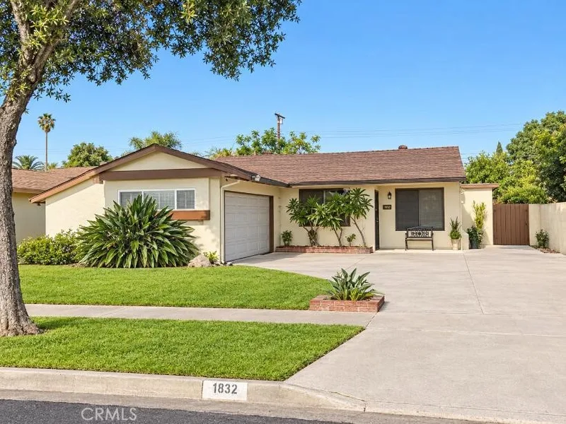 1832 S Bamdal, Santa Ana