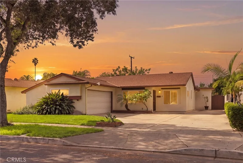 1832 S Bamdal, Santa Ana