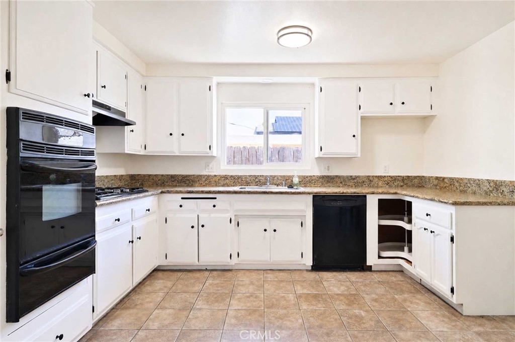 1911 W Maywood, Santa Ana CA 92704 - photo 5