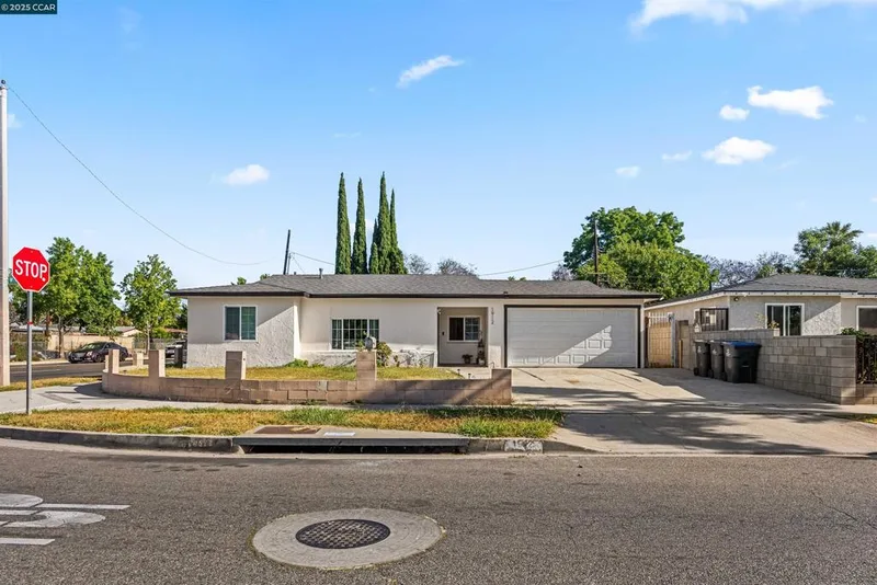 1912 W Wilshire Ave, Santa Ana, CA 92704