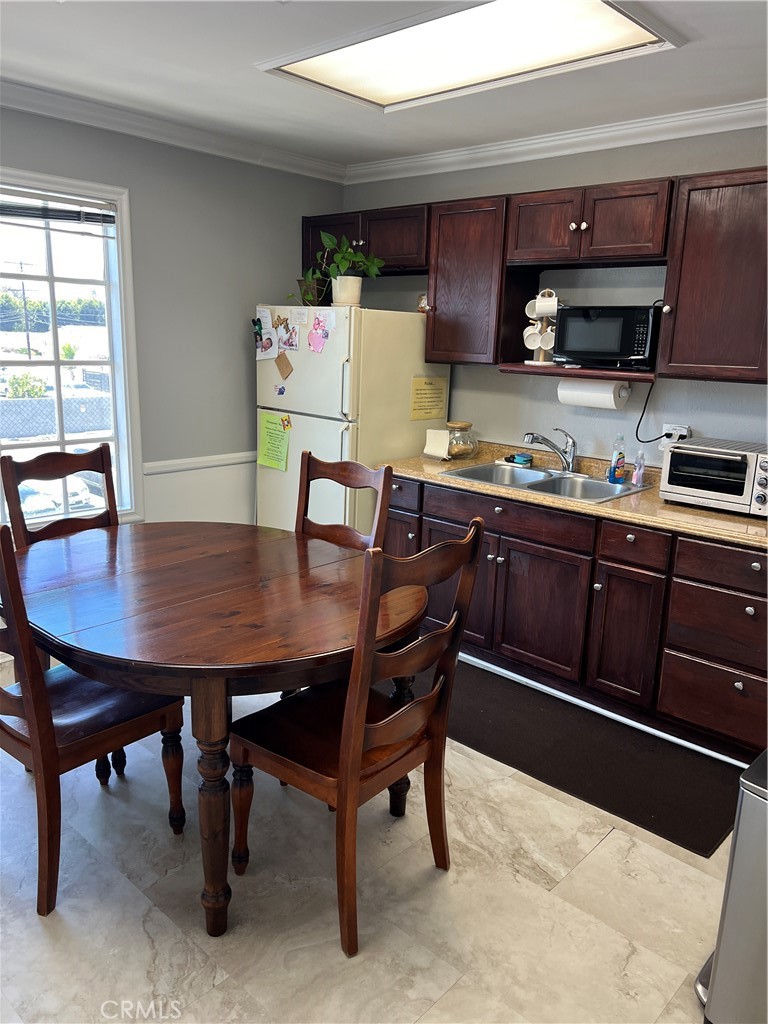 Kitchen area inside of 206 - 1913 E 17th Street 205/206, Santa Ana CA 92705 - photo 7