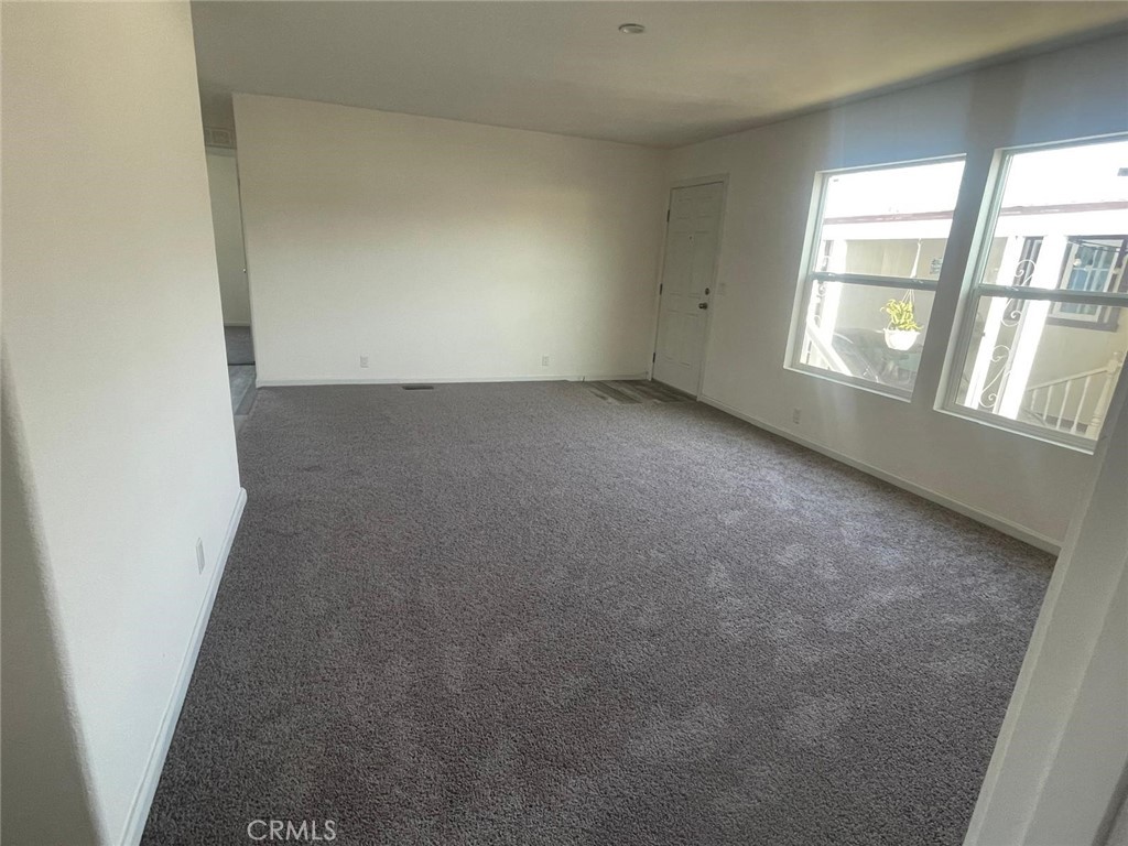 203 Duke Lane 85, Santa Ana CA 92704 - photo 8