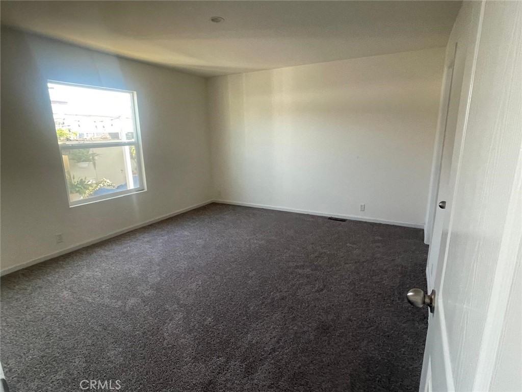 203 Duke Lane 85, Santa Ana CA 92704 - photo 9