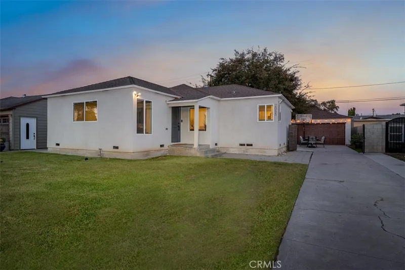 2055 S Lowell, Santa Ana