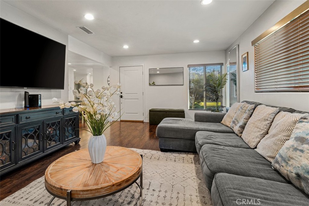 2055 S Lowell, Santa Ana CA 92707 - photo 8
