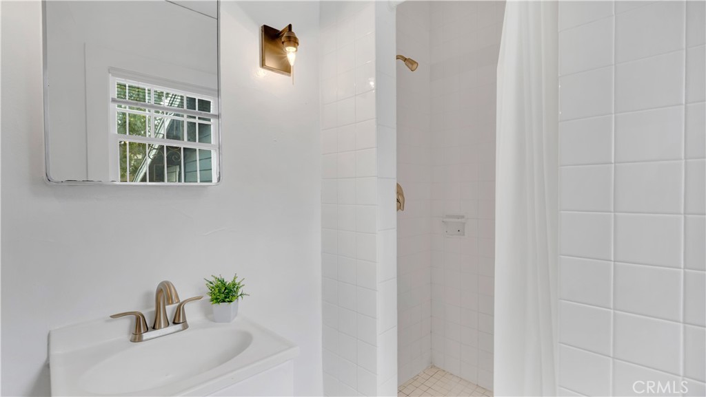 207 W Buffalo Avenue, Santa Ana CA 92706 - photo 54