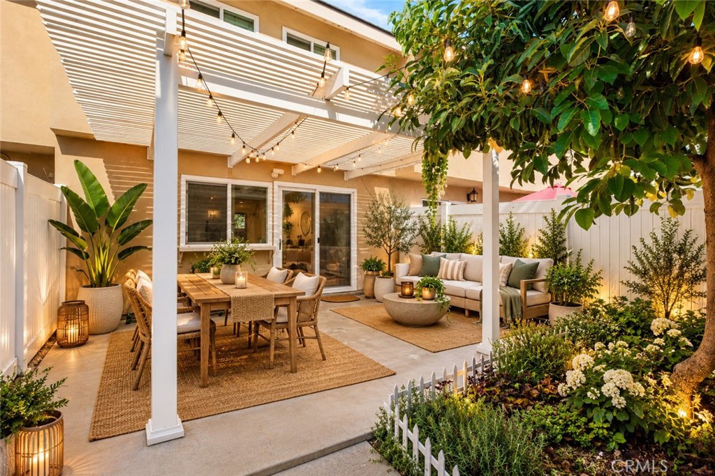 Virtually Staged Patio Space - 210 Carriage B, Santa Ana CA 92707 - photo 28