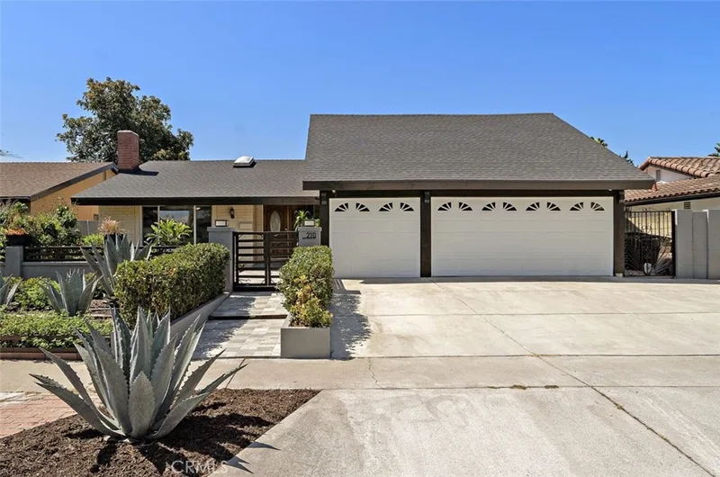 210 W Alton Avenue, Santa Ana, CA 92707