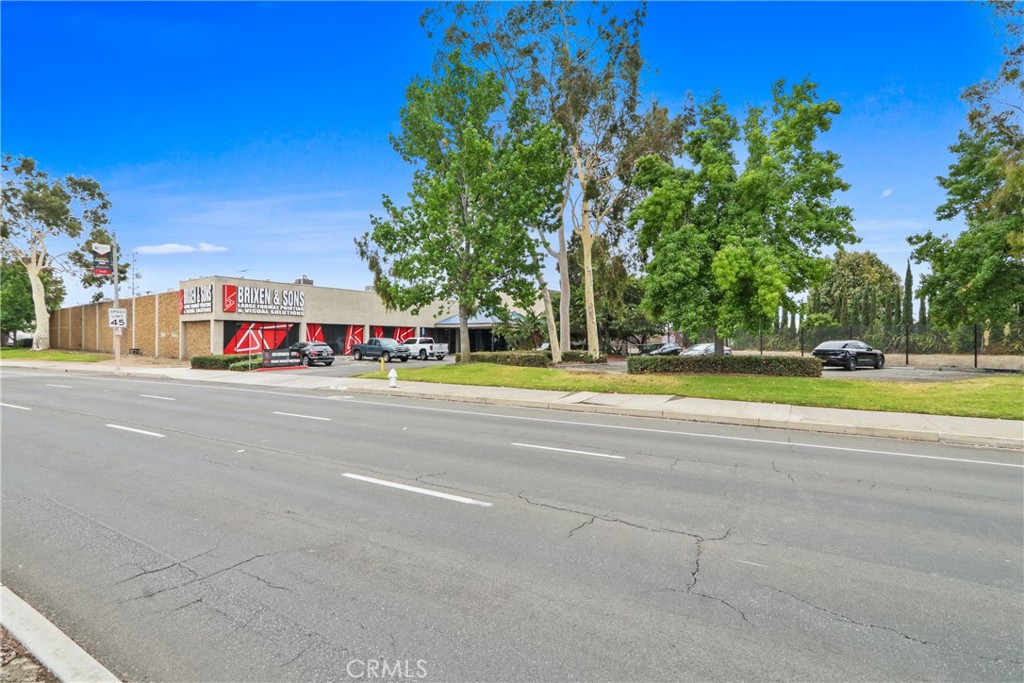 2100 S Fairview Street, Santa Ana CA 92704 - photo 2
