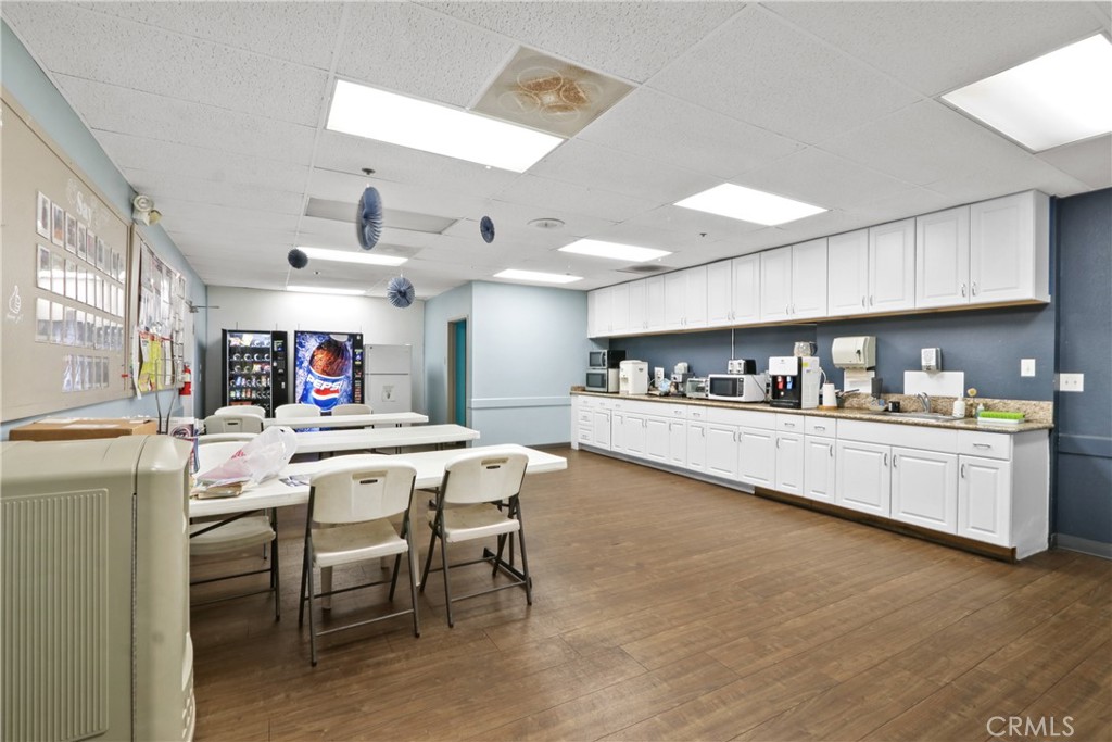 Common area - 2100 S Fairview Street, Santa Ana CA 92704 - photo 14