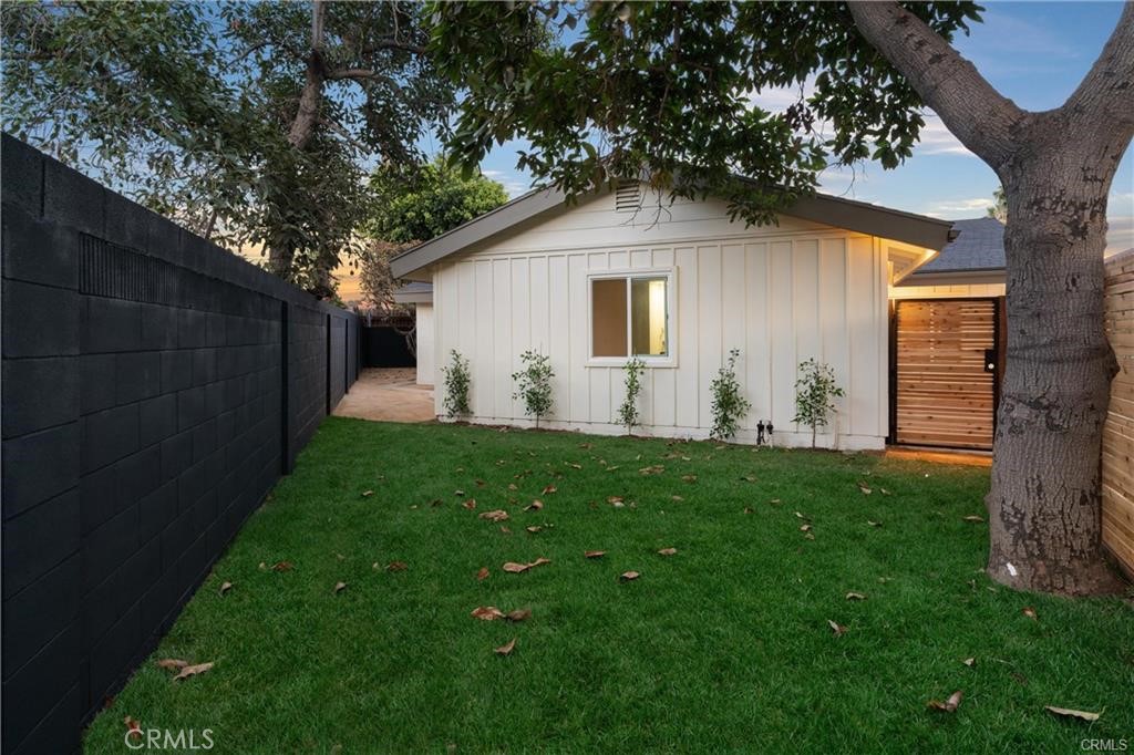 2101 N Hathaway, Santa Ana CA 92705 - photo 28